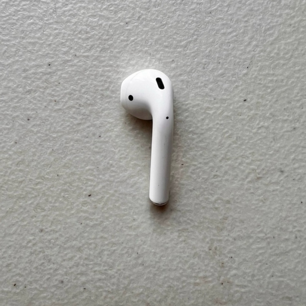Left Ear Apple AirPods 2nd Generation